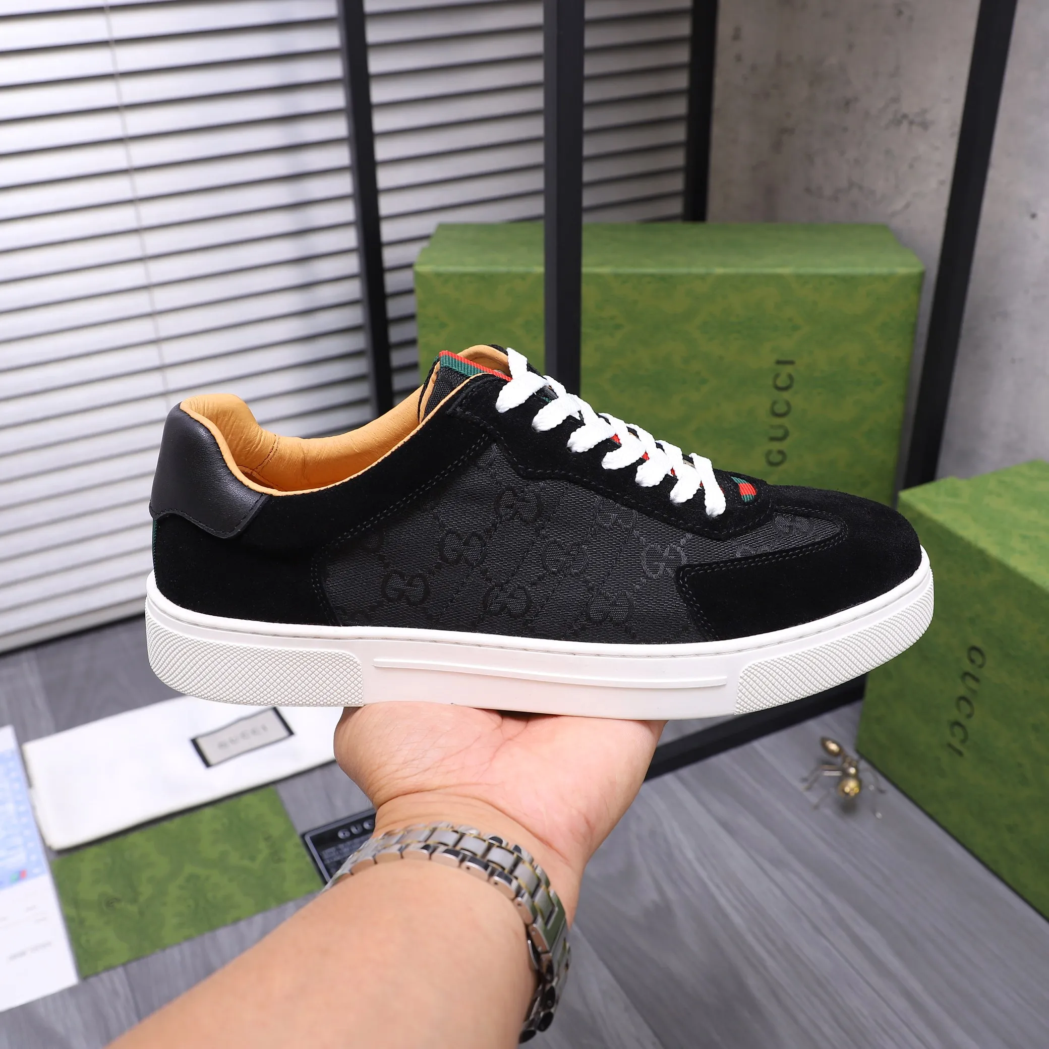 Men's shoes 💰p400 Product trademark: GUCCI "Gucci" casual lace-up men's shoes Regular size: 38-45 (45 is custom-made and non-returnable) Product materials: Selected classic woven stitching frosted cowhide upper, pigskin lining, original rubber outsole